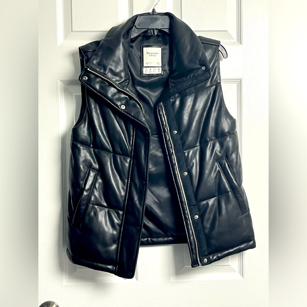 Abercrombie & Fitch vest puffer, vegan leather